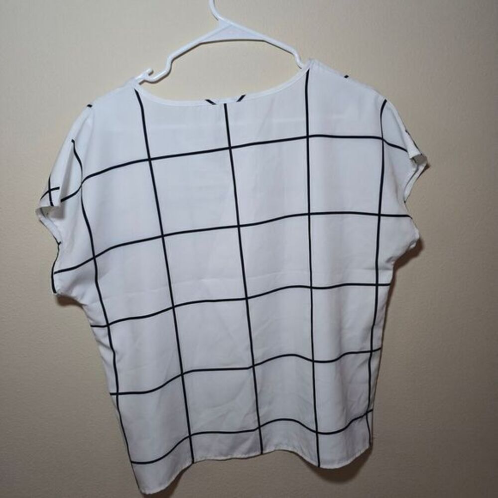 Minimalist White Grid Pattern V-Neck Blouse Short Sleeve Summer‎ Top - Picture 6 of 10